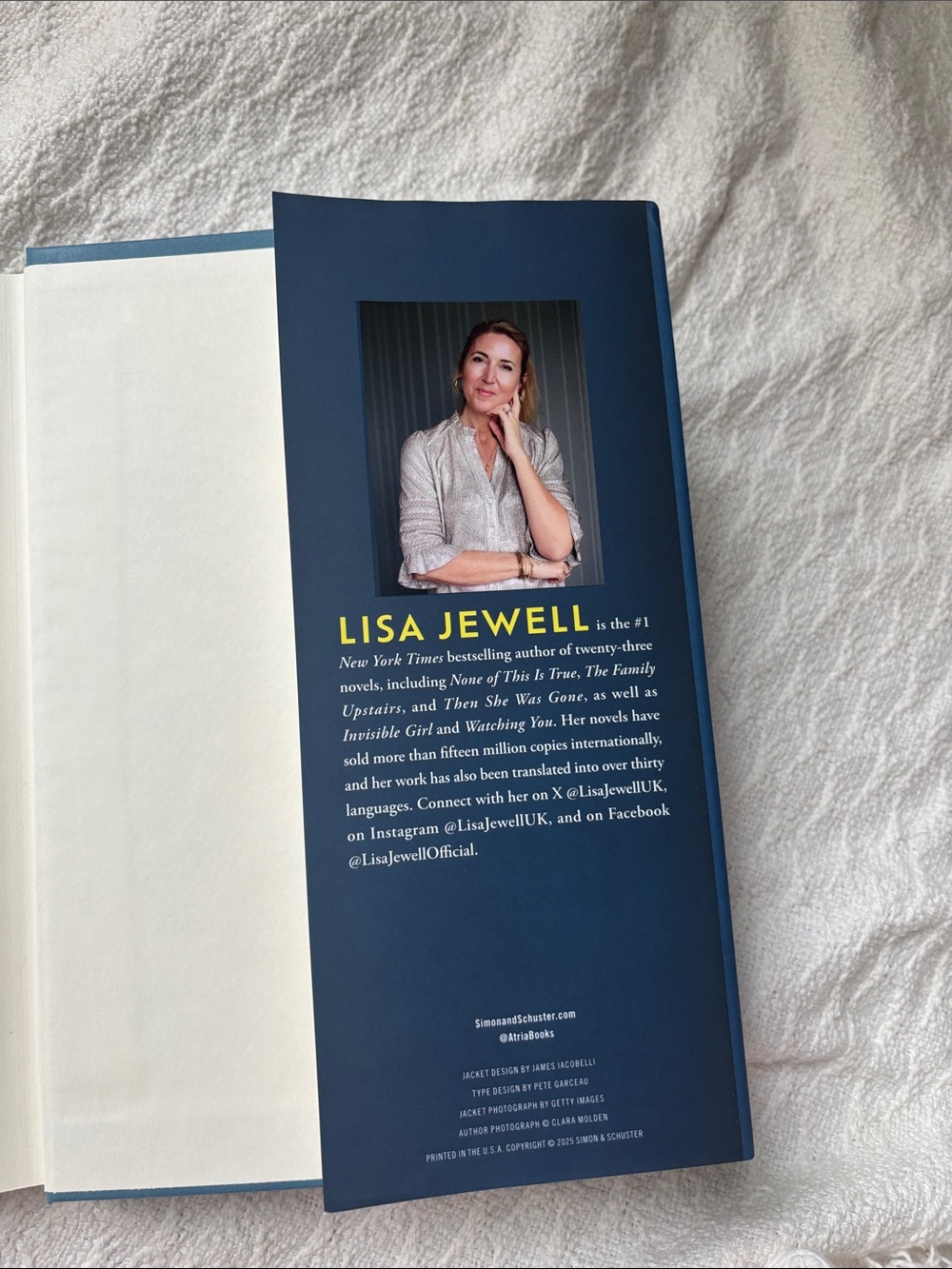 Don’t Let Him In by Lisa Jewell - Picture 5 of 6